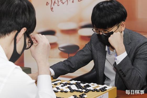 申真谞|朴进率：我一直以为形势不好。麦馨杯16强赛申真谞半目失利止步