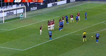 国际米兰|第97分钟绝杀!2-1逆转!AC米兰轰然倒下,国米球员疯狂庆祝