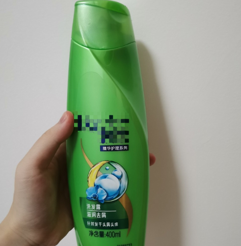 头皮屑|三款孕妇洗发水被拉入黑名单，起屑严重还脱发，大家要谨慎购买