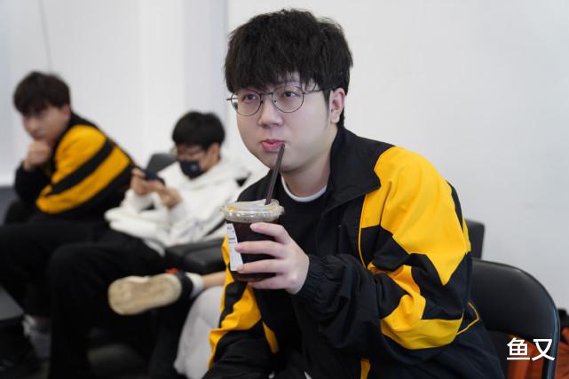 暗黑2|狼队雷霆杯惨败,妖刀冲上巅峰赛第一,网友:职业选手有时间就行