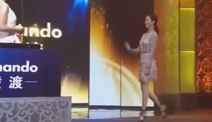 佟丽娅|明星社死名场面，笑吐了