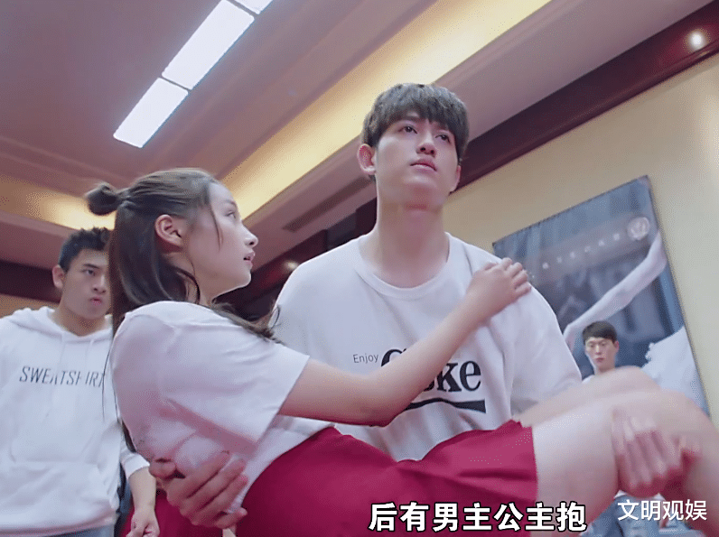 赵又廷|赵又廷采访大爆料，称关晓彤有个哥哥梦，梦想在戏里被帅哥围绕