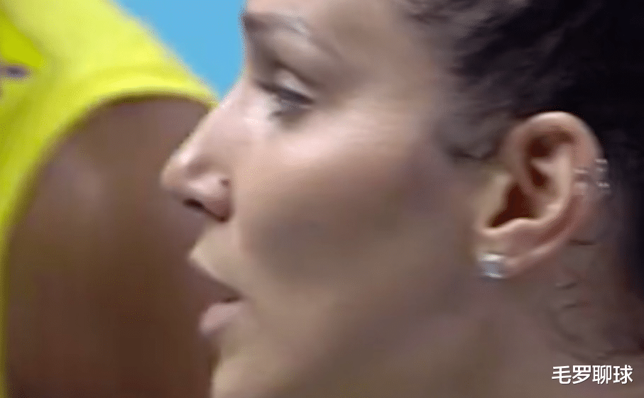 郎平|巴西教父黑臉，頭號巨星哭了，郎平率中國女排全隊，笑著慶祝絕殺