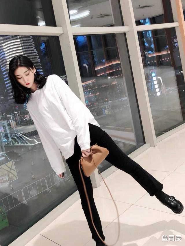 鱼司辰|初秋，卫衣搭配直筒裤简约高级，还能提升气质感，美如初恋女友
