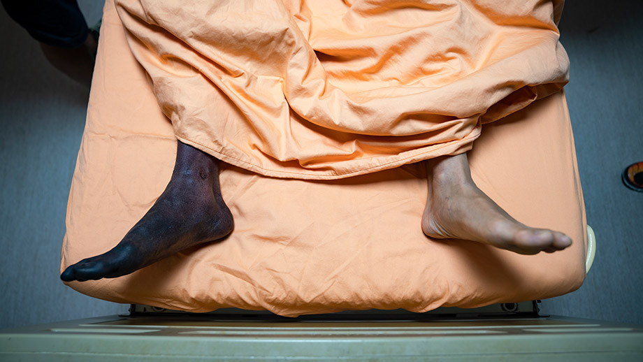 桂纶镁|这部备受期待的电影，桂纶镁却屡爆“荤段子”，终沦为了低俗烂片