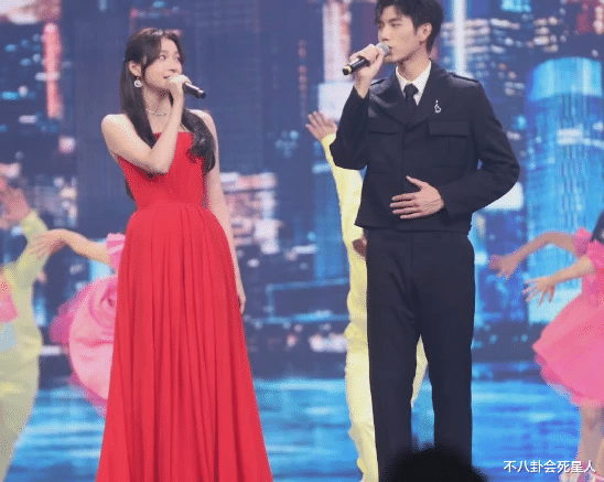 中秋晚会|中秋晚会女星神仙打架：刘诗诗头顶“大球”，赵丽颖与景甜撞衫