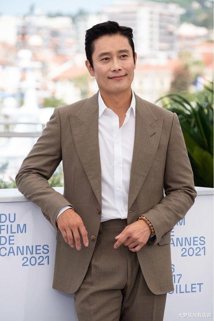 李秉宪|曾威胁李秉宪讨50亿元韩元！韩偶像“改当直播主”5天捞7亿