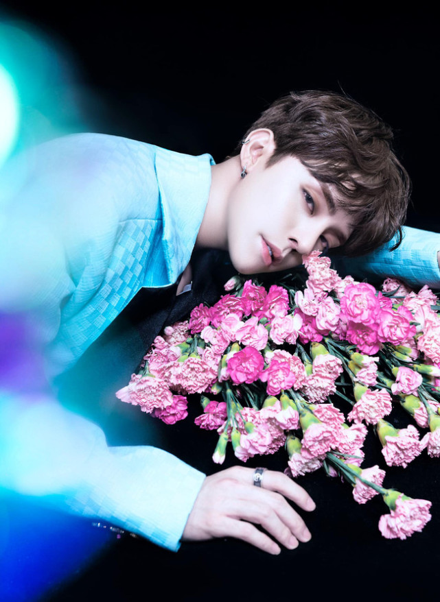 睹图 男子长相丑陋遭人嘲笑长大后整容10次，如今改头换面酷似男明星