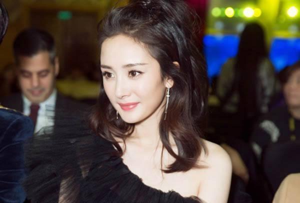 杨幂|替身与明星合影照，居然比本尊都像，最后一个连老婆都差点认错
