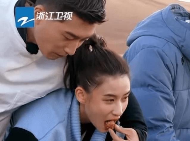 石原里美|豪门女婿无望？窦骁何超莲参加好友局显冷淡，女方走前一脸面愁