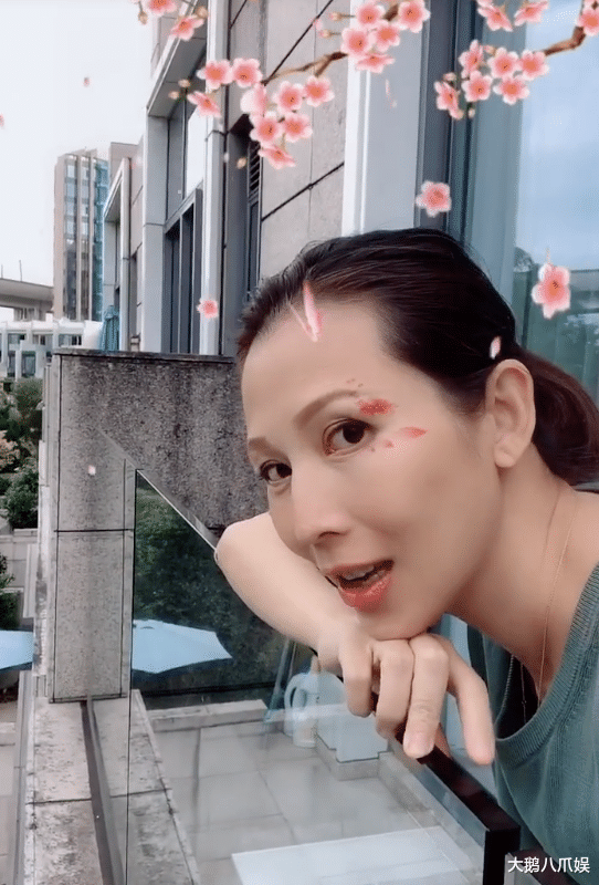 孙红雷|“离婚你可以再找一个!”47岁蔡少芬回应离婚轻描淡写,同意张晋再找一个