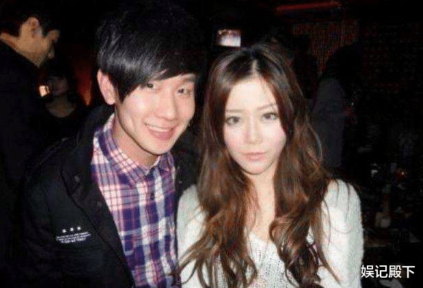 林俊杰|女子晒出与林俊杰的聊天记录，玩具？女伴？内容让人背脊发凉！