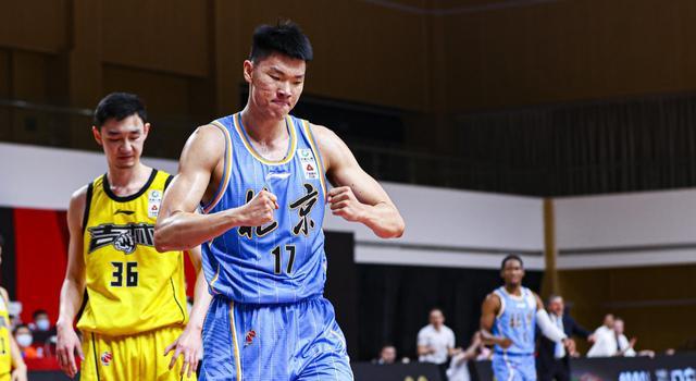 吉林男籃|央視直播！北京沖擊前八關(guān)鍵戰(zhàn)，雅尼斯有取勝法寶，王驍輝PK瓊斯