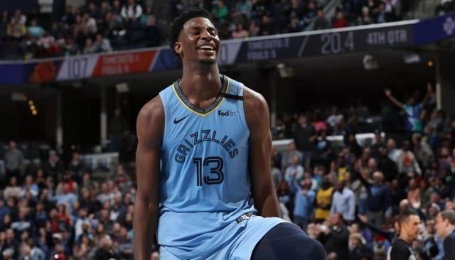 宓孤林|湖人带回布拉德利，灰熊续约二当家，沃格尔透露三核场均上场时间