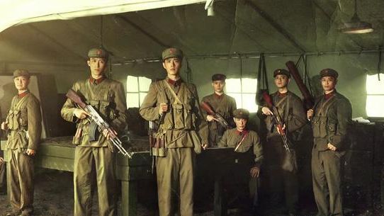 英雄岁月之王牌部队|《王牌部队》质量不孚众望，兰晓龙后庸才当道，军旅剧创作庸俗化