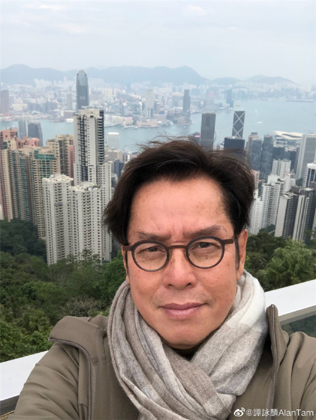 谭咏麟|谭咏麟未受负面风波影响，东方卫视官宣他将参加跨年演唱会