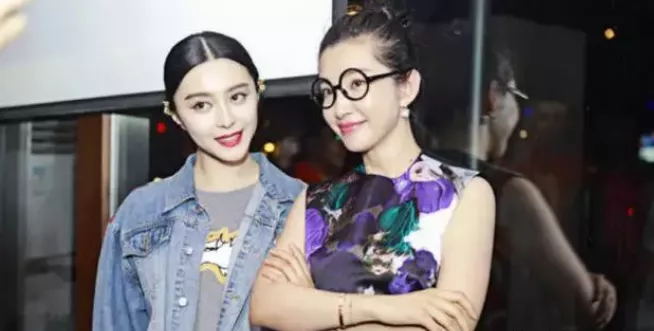 明星大侦探|李晨竟被曝跟范冰冰的死对头一起了？！