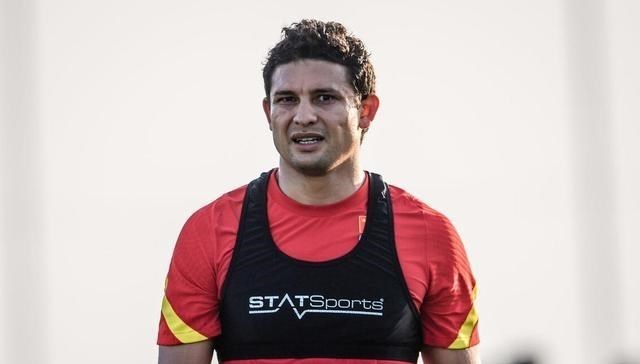 国足|国足9号将正式易主，李铁钦点一人挑起中锋大梁，曾被里皮用废