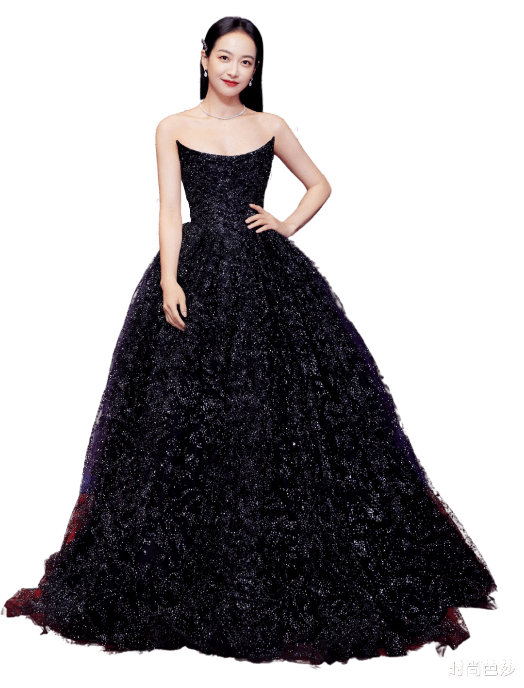 穿衣搭配|说实话，关晓彤的吊袜裙有点“惊”到我了