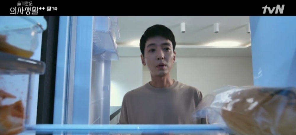 全员加速中|韩剧《机智的医生生活2》收视降低被批无聊！「冬天庭园CP」恋情亮红灯