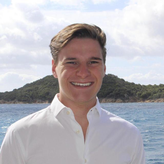  高中毕业生将和贝索斯一同太空飞行，刷新人类进入太空年龄纪录