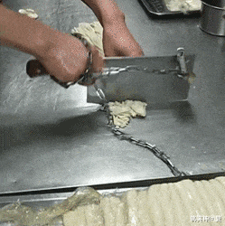 搞笑神回复|神回复:“为什么在农村不能得罪木匠呢?”网友:早晚用得上啊!