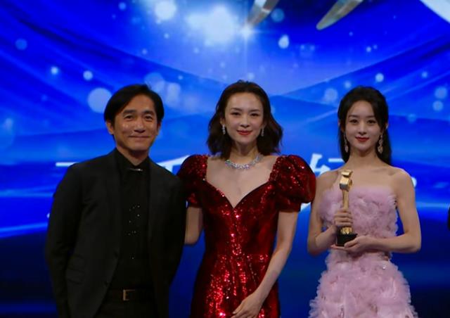 生图|“星动之夜”女星生图火了,关掉美颜失去滤镜,直男们都沸腾了