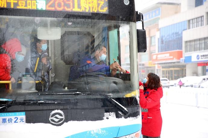 学忠说育儿|辽宁历史罕见暴雪！中粮可口可乐爱心“姜”至，温暖+倍