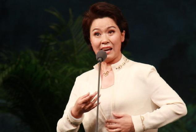 京剧|京剧演员如今变得不能质疑了，京剧表演也是一种职业怎就不能质疑