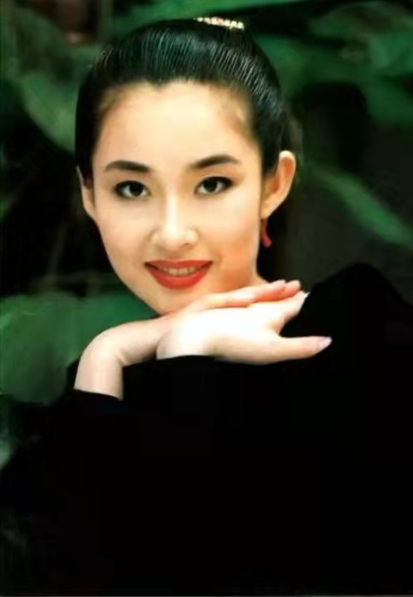 汪峰|25岁爆红，33岁被唾骂，44岁退出，“青春女神”盖丽丽经历了什么？