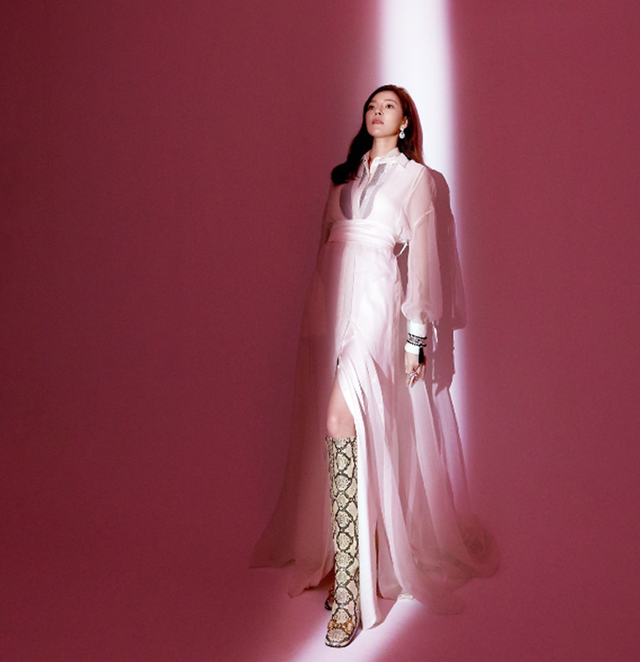 曾馨莹|富士康老板娘高调炫富！晒素颜照状态赢过女明星，哪像生过三娃妈