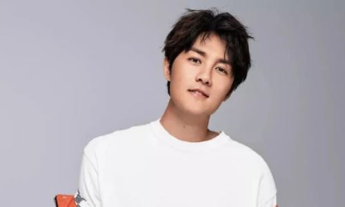 吴克群|吴克群官宣恋情 女友是台湾新宅男女神陈语安