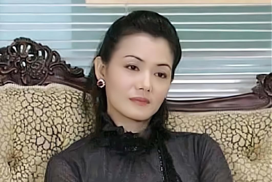 诗妮娜|她被家人视作招财树，当演艺生涯做到巅峰时，却命丧黄泉