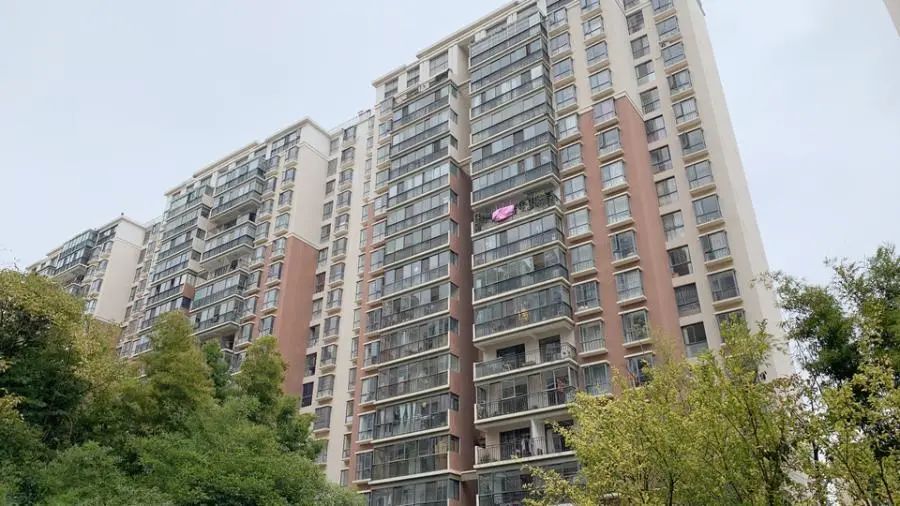 流拍|流拍！昆明官渡区一处住宅121万元起拍，无人出价！