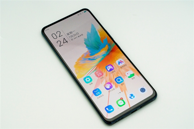  Axon 30屏下前摄手机发布！了不起的升级