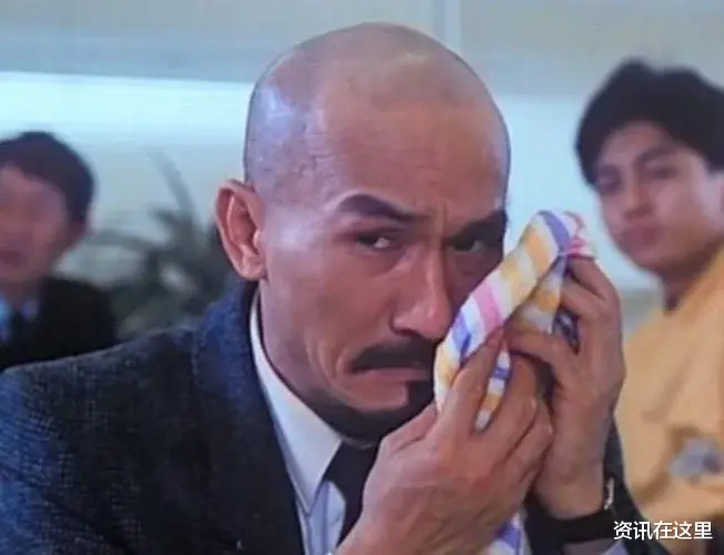 周星驰|周星驰的师父，因炒楼破产，如今76岁除了洪金宝谁都请不动！