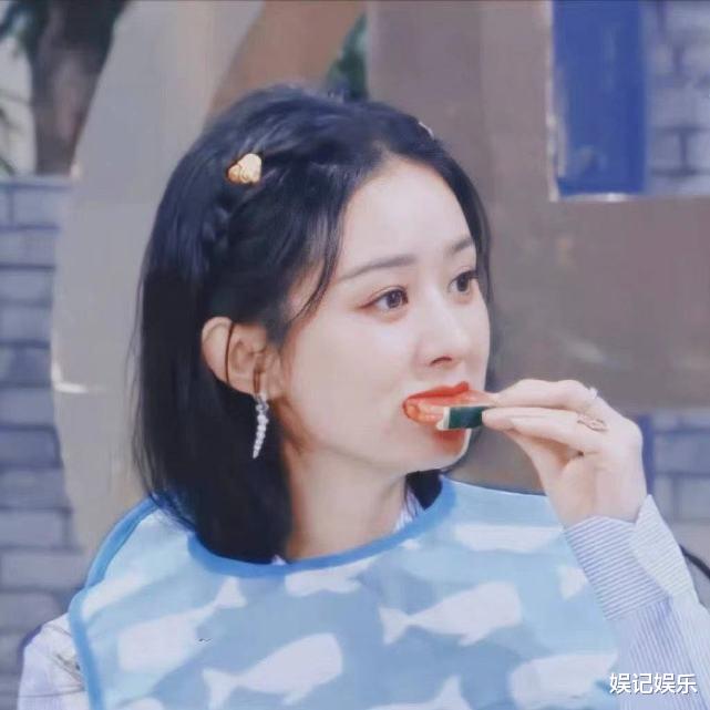 贝克汉姆|冯绍峰带儿子外出，跟赵丽颖离婚后过得很洒脱，2岁想想很懂事