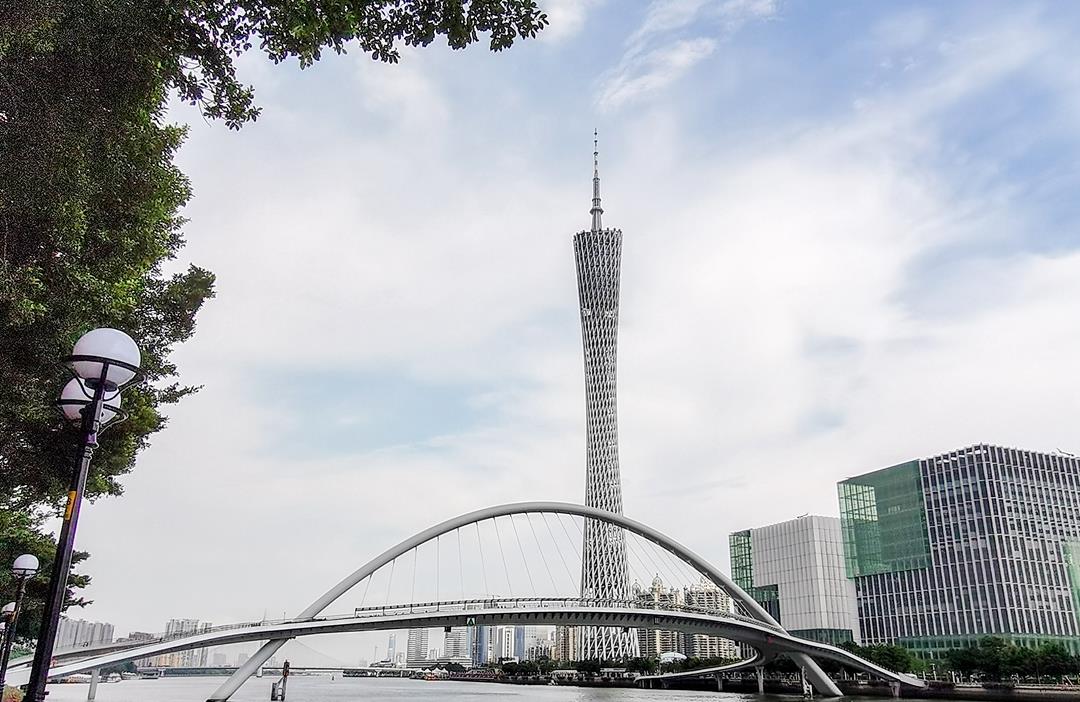 奶球妈咪聊|广州出现首座人行大桥，机动车被禁止通行，过桥需要预约