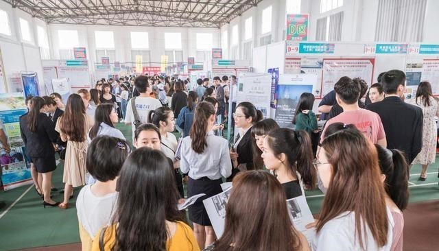 招聘|“我们不收专升本”，央企的招聘要求惹争议，说好的一视同仁呢？