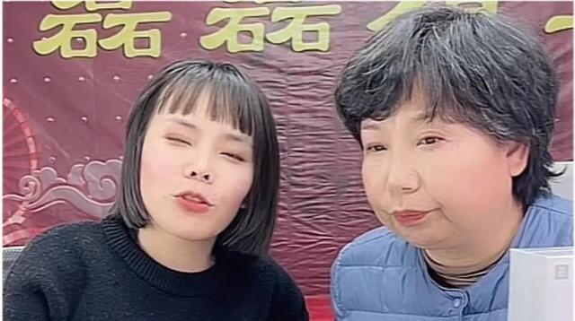 杜新枝|杜新枝宣布退网后再次发文，又赶快删除，她在反网暴还是煽动网暴