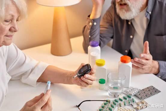 血糖|“天然胰岛素”被65岁退休教师发现，不是苦瓜，你若爱吃，血糖慢慢往下降