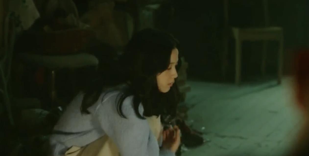 雪降花|《雪降花》争议为何这么大？除了扭曲历史外，男女主角定位也遭批