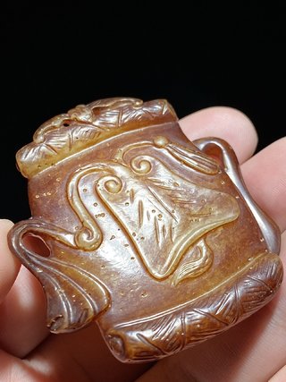 和田玉籽料|清 和田玉籽料 白玉沁色 福禄万代 画卷形 玉牌