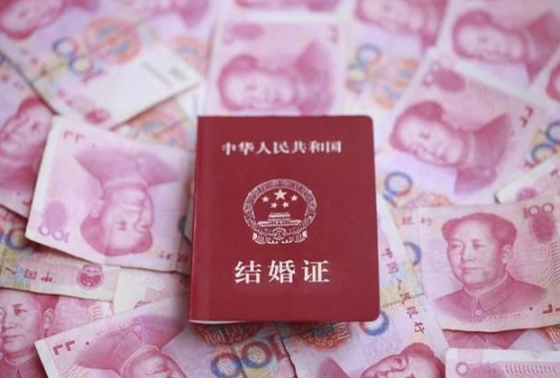 糖果的妈妈|婚礼前3个月怀了娃，婆家给出“另类彩礼”，准新娘的做法不糊涂