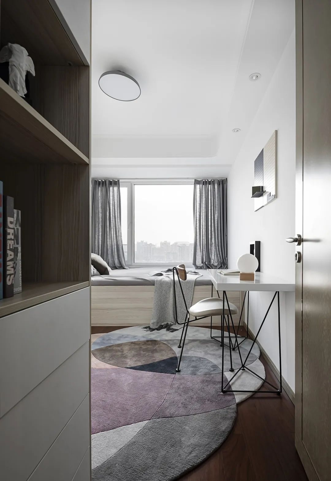 10年老房大逆袭：这个暖白极简的小屋，太迷人了！