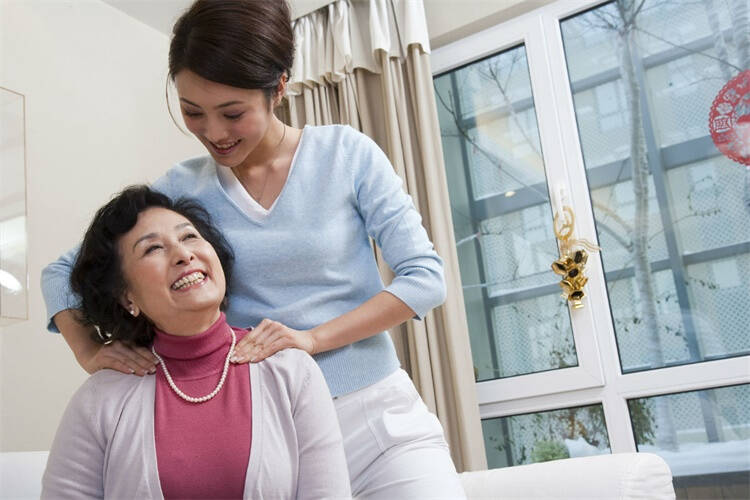 西红柿妈妈|“只要儿子有出息,我宁愿孤儿终老,一辈子待在国外不回来才好”