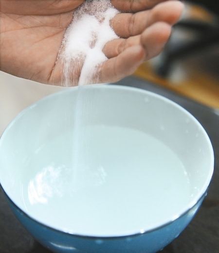 淡盐水 如何喝淡盐水减肥？掌握这个技巧，可以起到很好的效果。