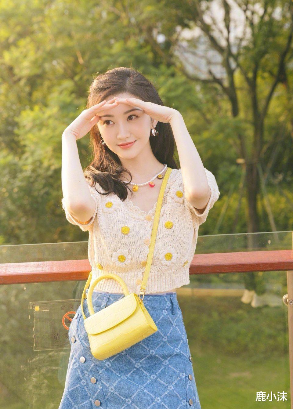 鹿小沫|景甜的夏日“少女装”好有气质,清新甜美随意切换,清爽又高级