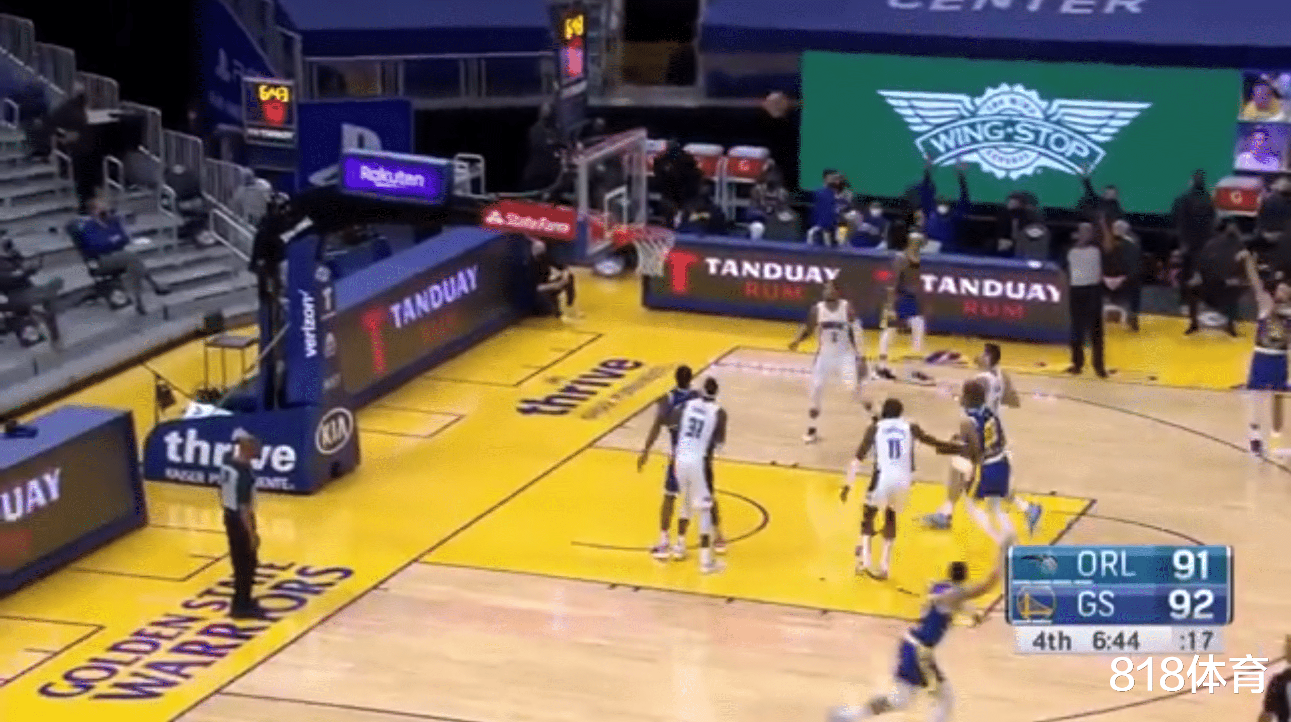 斯蒂芬·库里|小伙路宽了! 安德森找到空位库里, 还没等库里出手他已提前庆祝三分