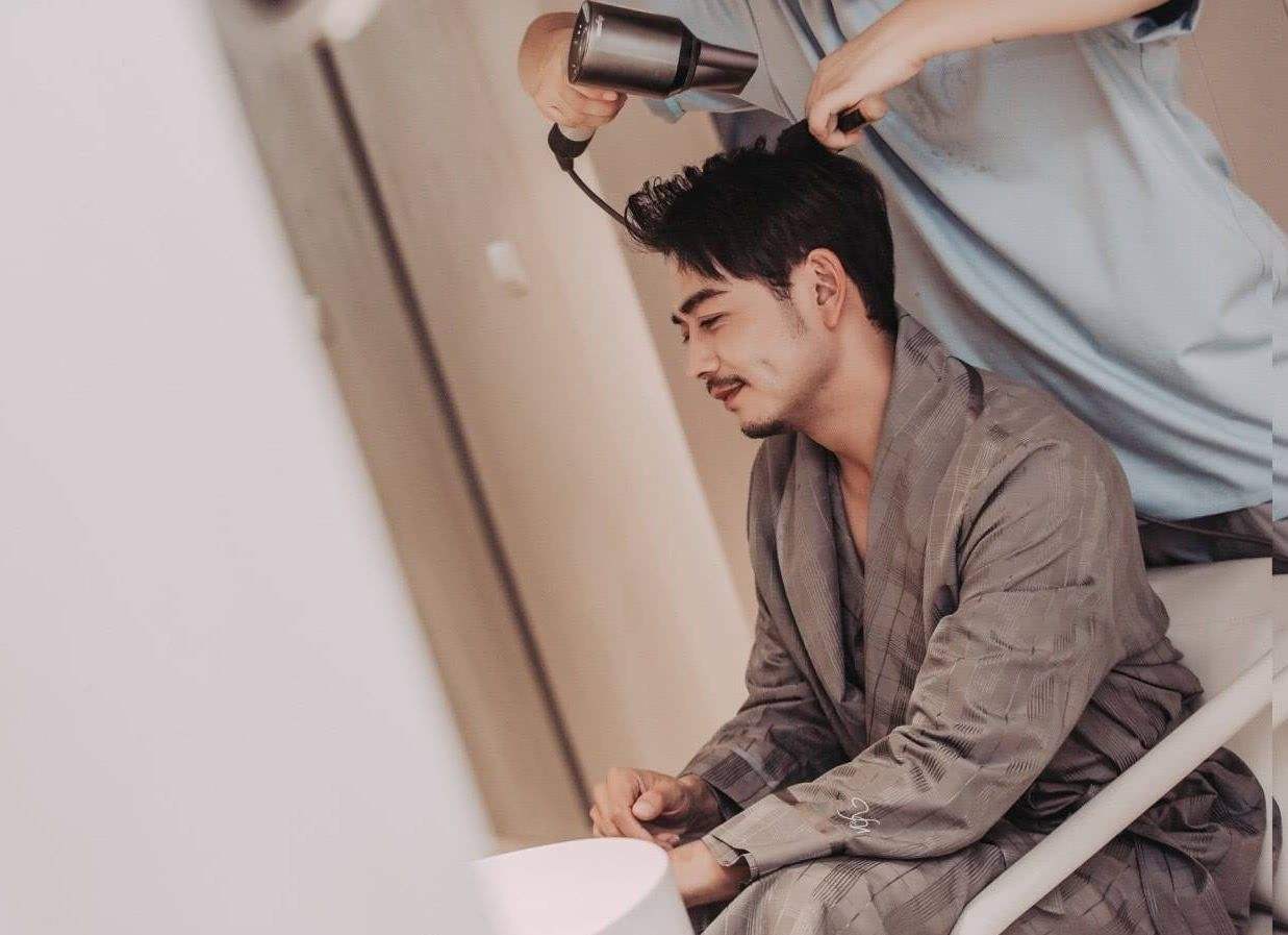 杨烁|不顾央视顶风作案？与刘涛传出绯闻的杨烁，到底是谁在给他撑腰？